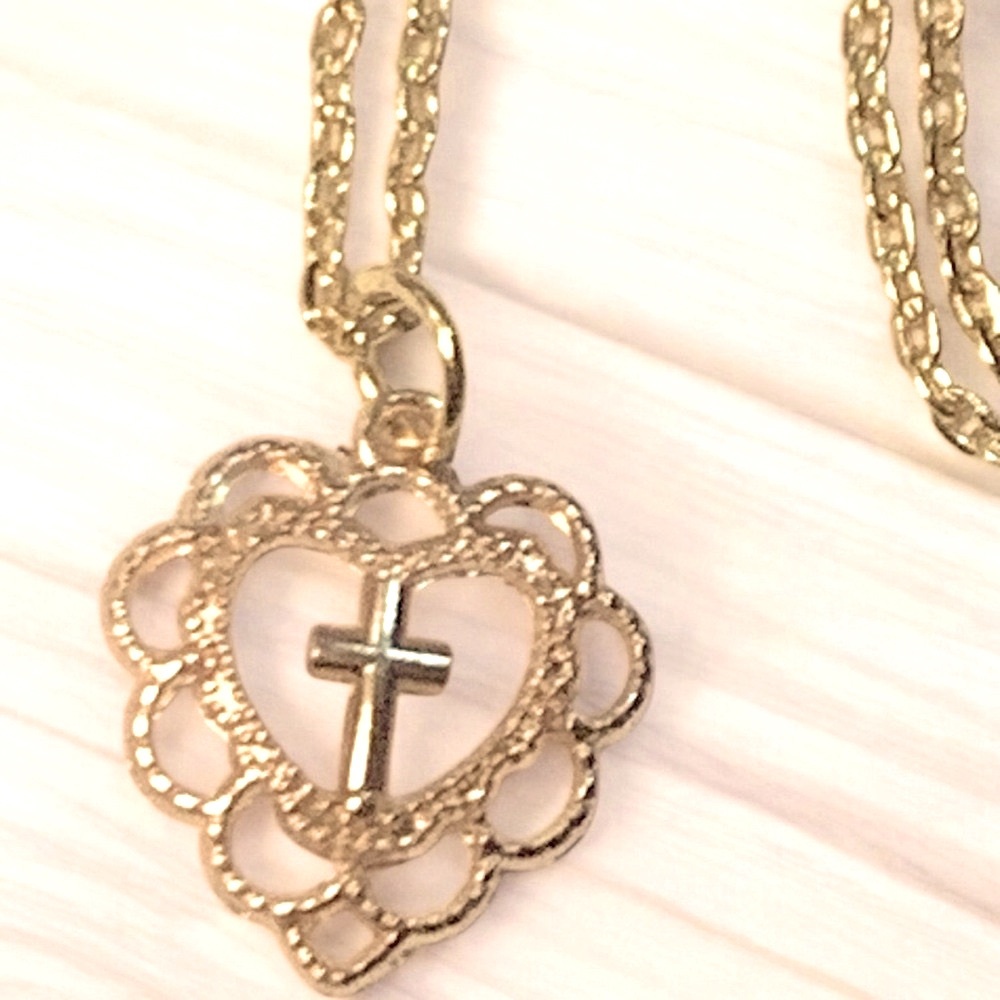 A Cross Encased Inside Pendant Gold Tone Scroll Work Heart Necklace Valentine - Picture 2 of 4